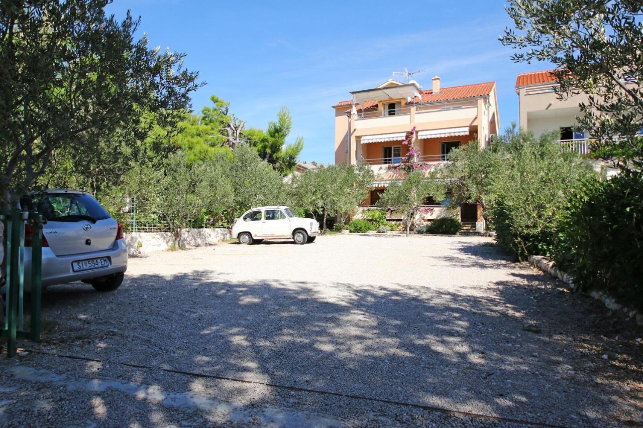 Apartments By The Sea Zaboric, Sibenik - 468 Zaboric