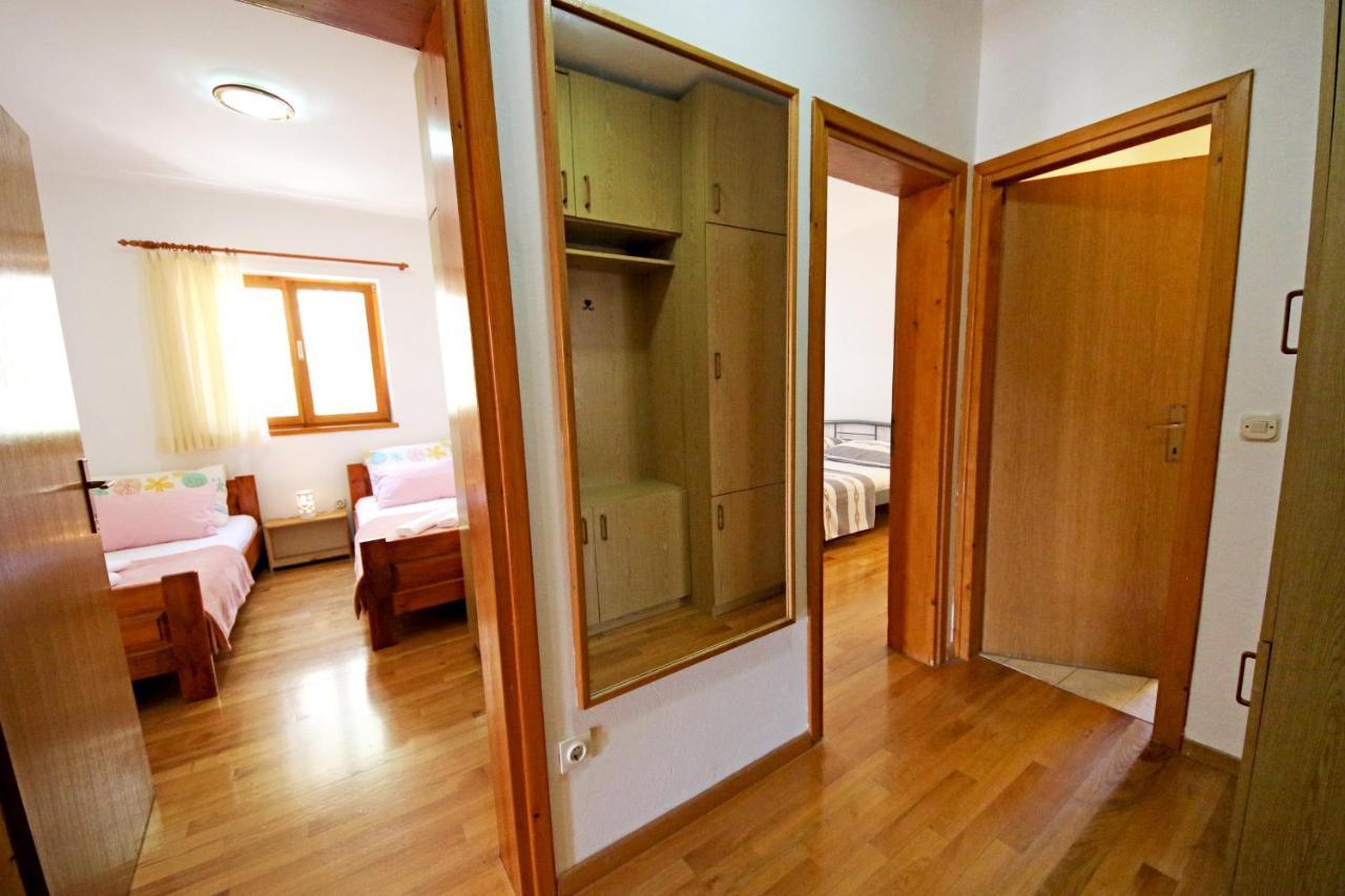 Apartments By The Sea Zaboric, Sibenik - 468 Apartment Zaboric