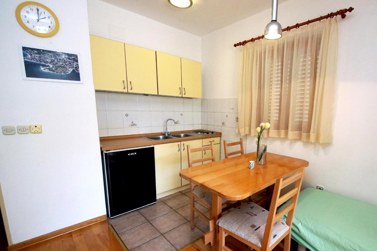 Apartments By The Sea Zaboric, Sibenik - 468 Zaboric